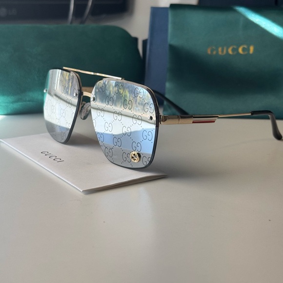 Gucci Gray Monogram Sunglasses - Picture 3 of 6